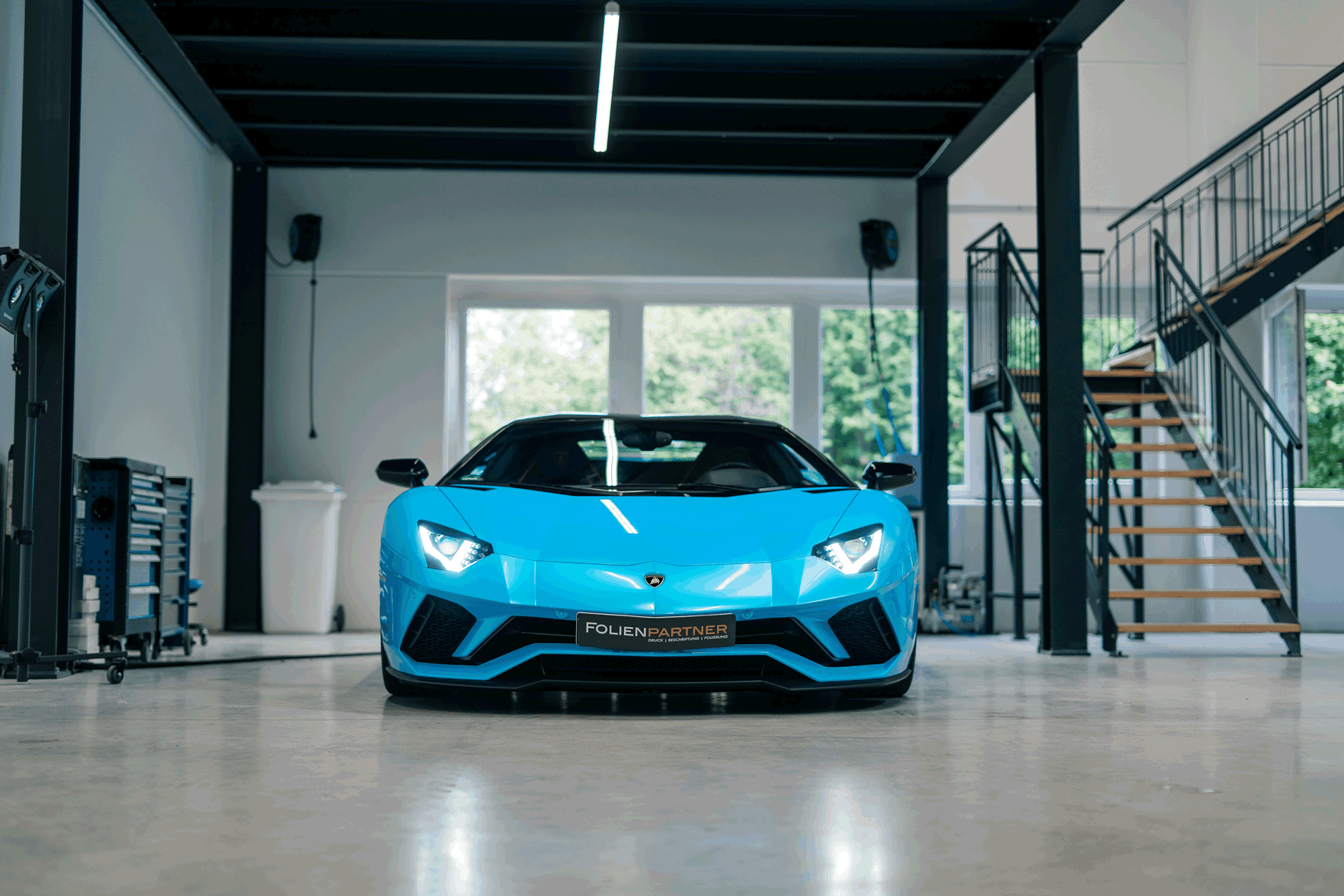 Lamborghini Aventador S Blau foliert