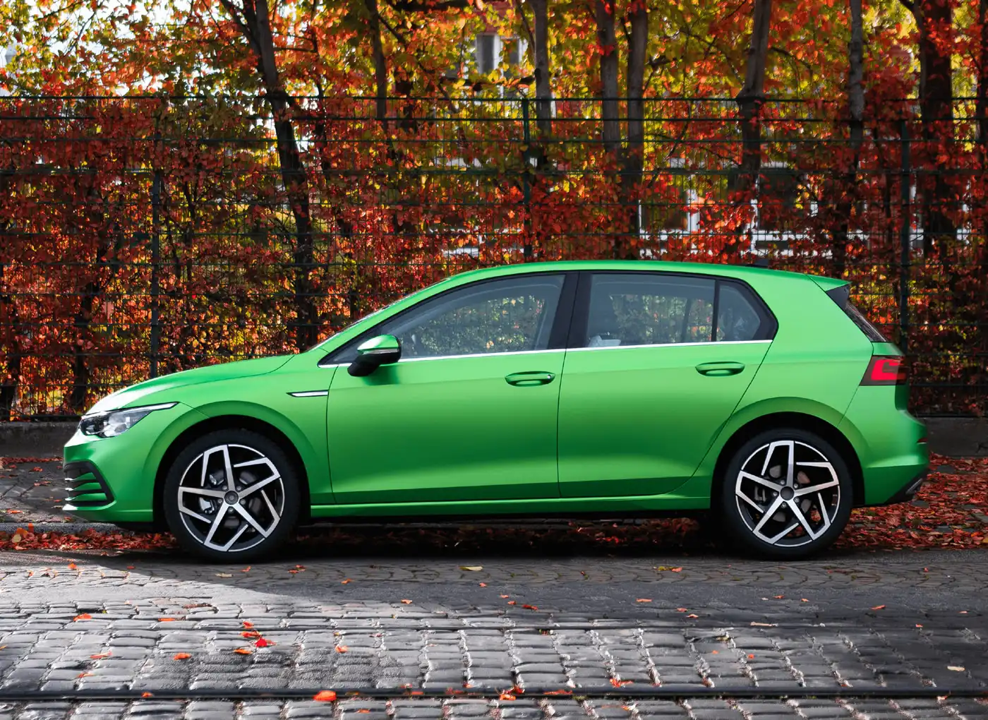Folierung eines VW Golf Avery Lively Grün